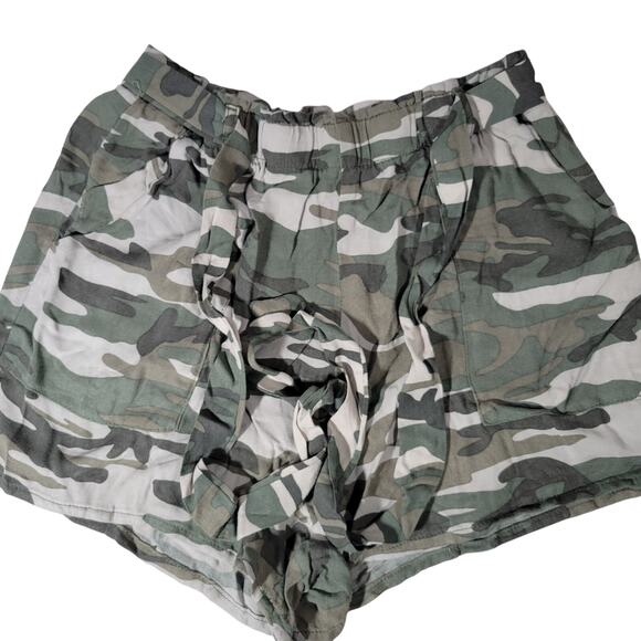 Blu[edit] Camo‎ Fatigue Paperbag Shorts L NWT - Picture 3 of 11